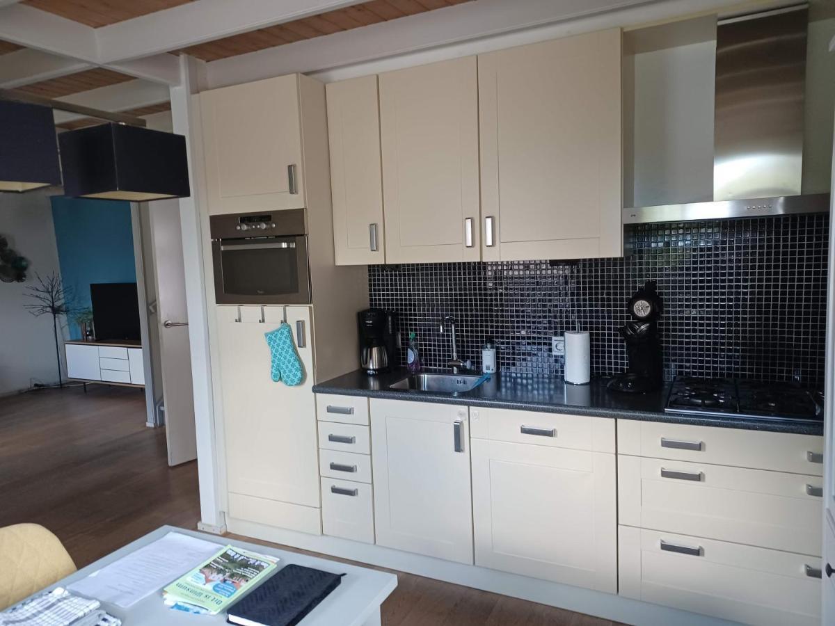 Karakteristiek Huis In Centrum Winsum Met Nieuwe Badkamer Εξωτερικό φωτογραφία